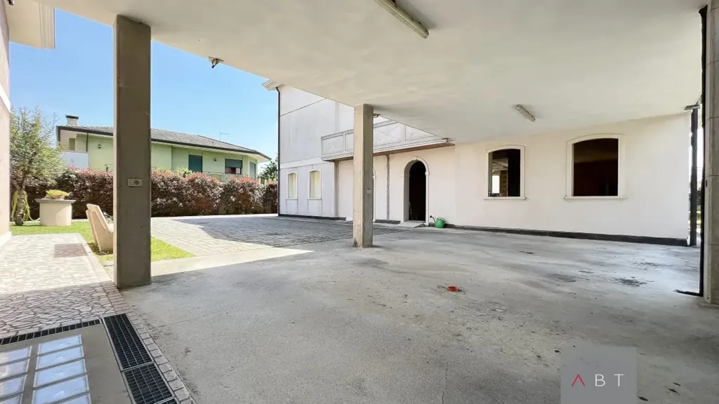 Garden - New Villa with Private Garden in Cavino