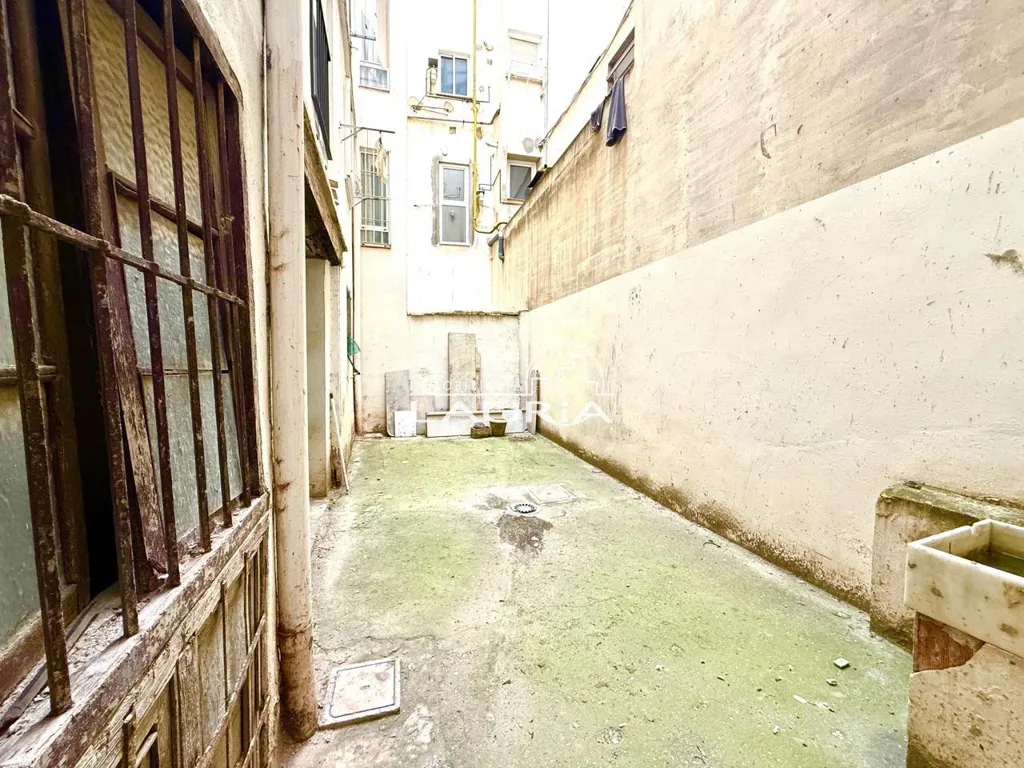 Aed - Commercial Premises with Patio in Valencia