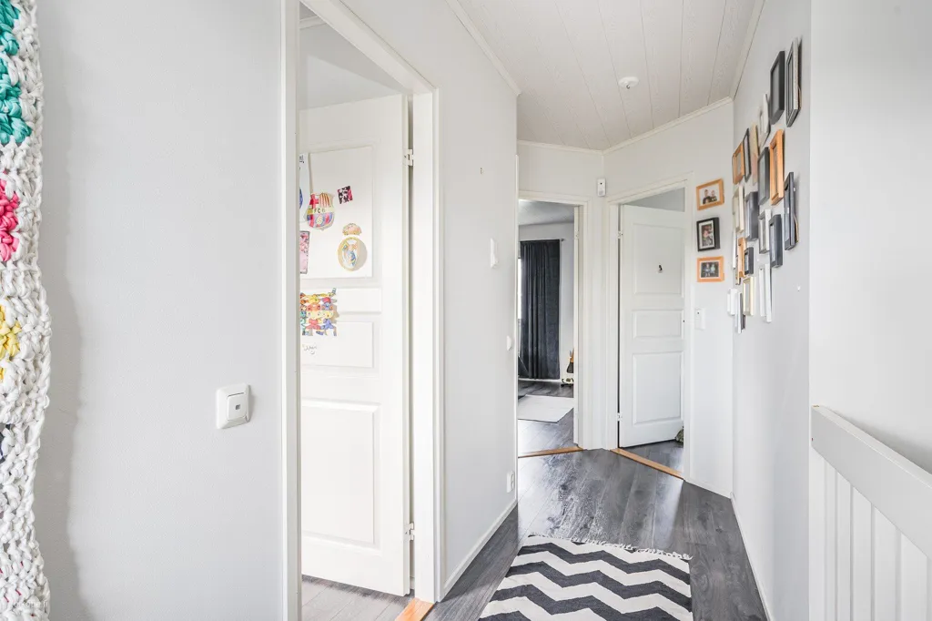 Esik - Modernised Townhouse with Sauna in Järvenpää