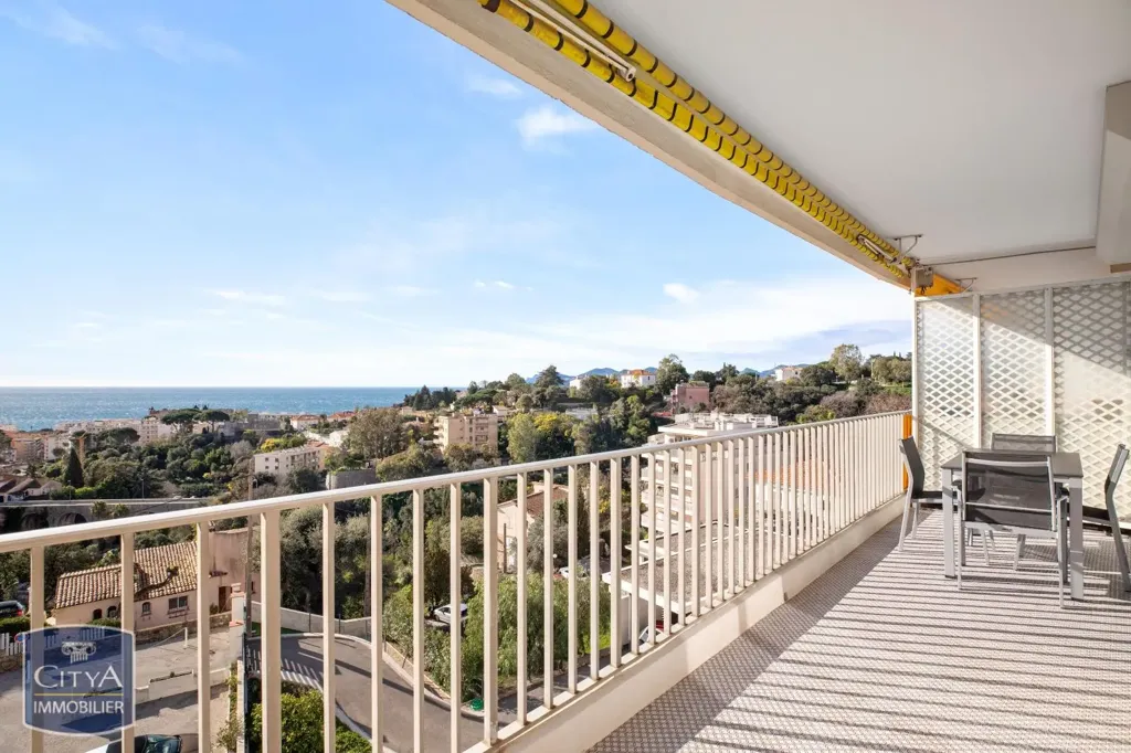 Rõdu - Apartment with Sea View in Cannes Centre