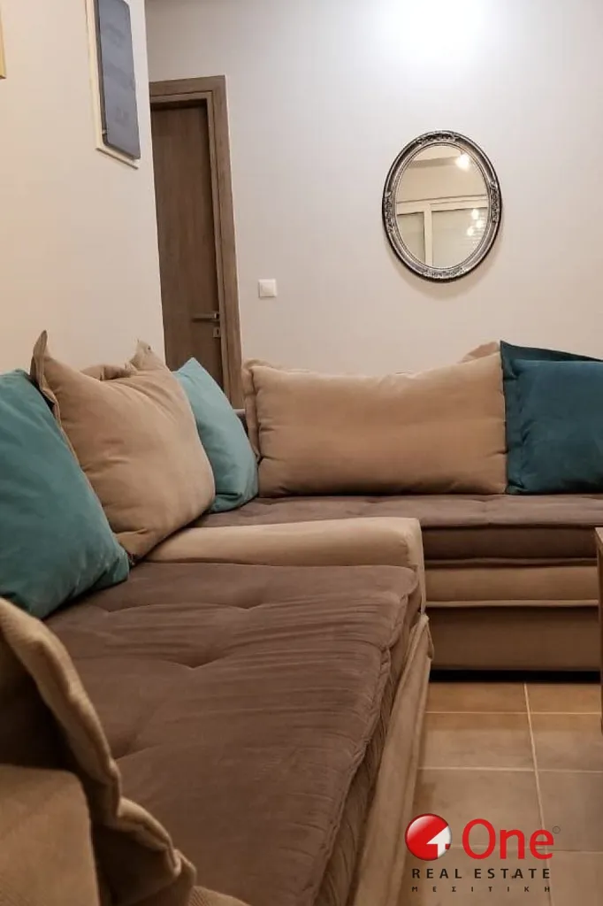 Elutuba - Renovated Penthouse with Balcony in Pireas Centre