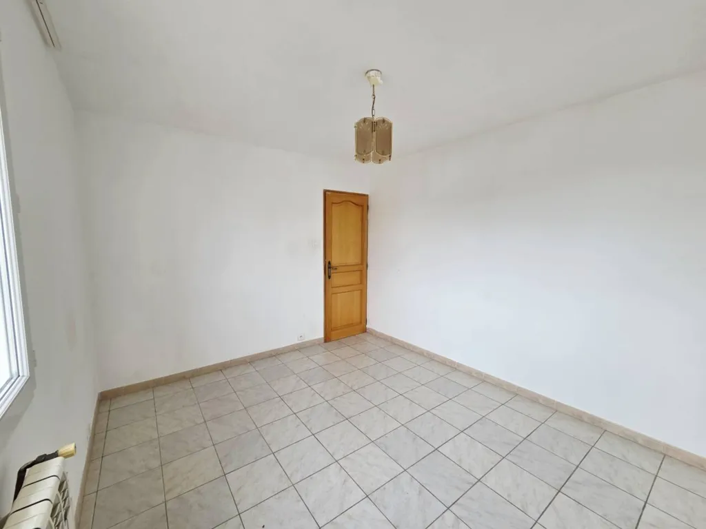 Toad - Villa with Double Garage in Saint-Marcel-sur-Aude