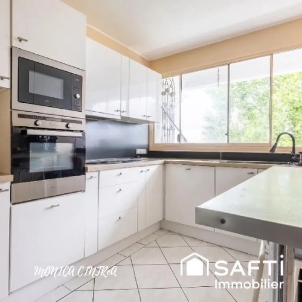 Cucina - Spacious 5-Piece Flat with Garage in Longjumeau