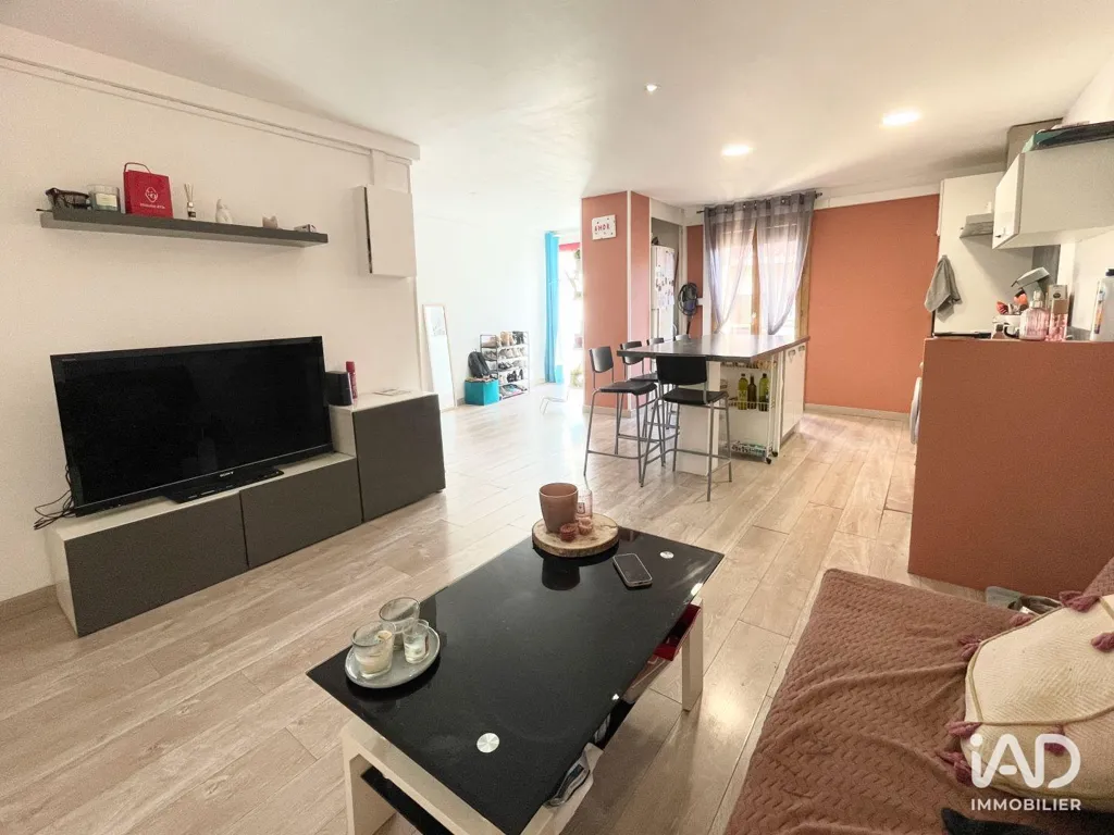 Séjour - Appartement Traversant avec Véranda à Perpignan