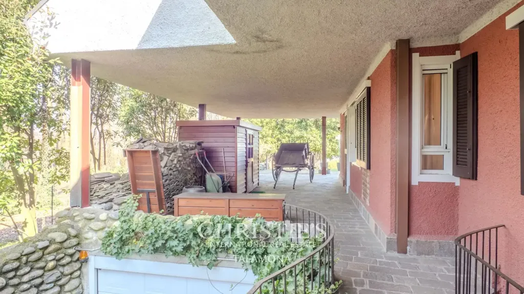 Terrace - Lakefront Villa with Private Park in Ranco