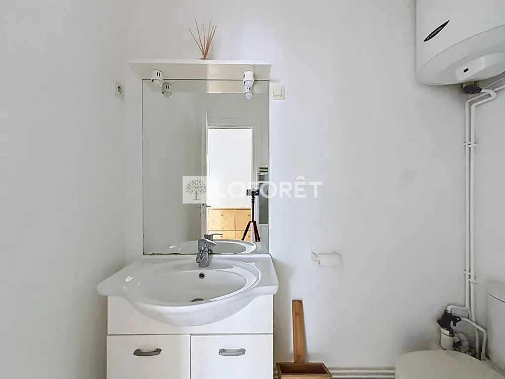 Vannitoad - Bright 2-Bedroom Flat near Le Vésinet