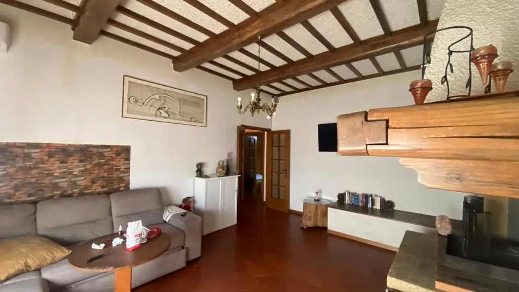 Séjour - Apartment with Balcony in Perignano