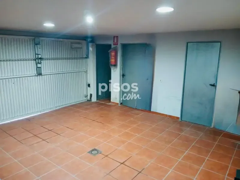 Garage - Detached Chalet with Garden in Valdebebas