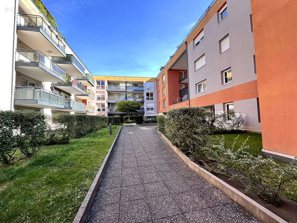 Giardino - 3-Bed Flat with Terrace in City Centre