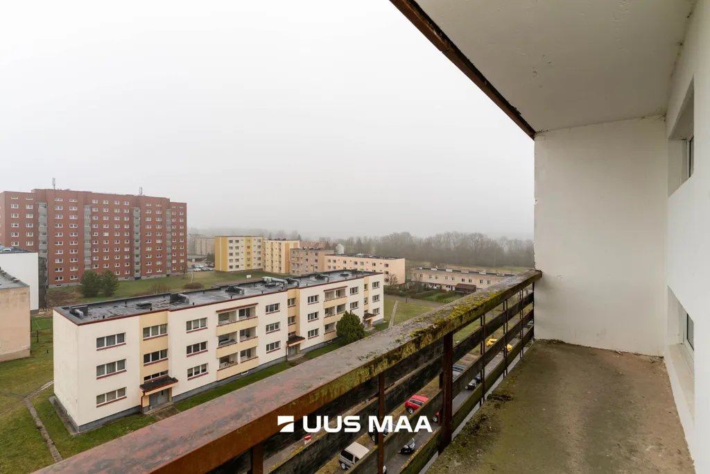 Balcon - Two-Bedroom Penthouse with Balcony in Viljandi