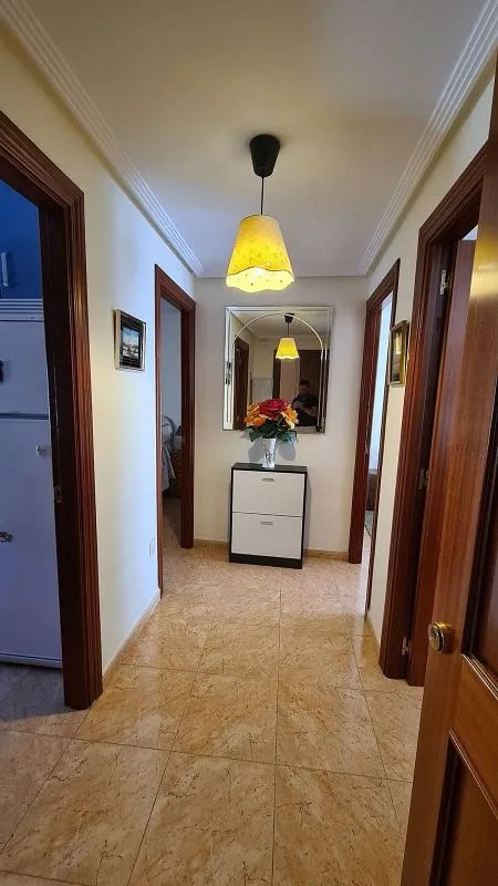 Esik - Bright 2-Bedroom Flat in Zona Pinilla