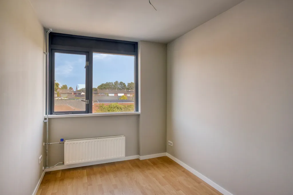 Toad - Modernised Semi-detached House in Weurt