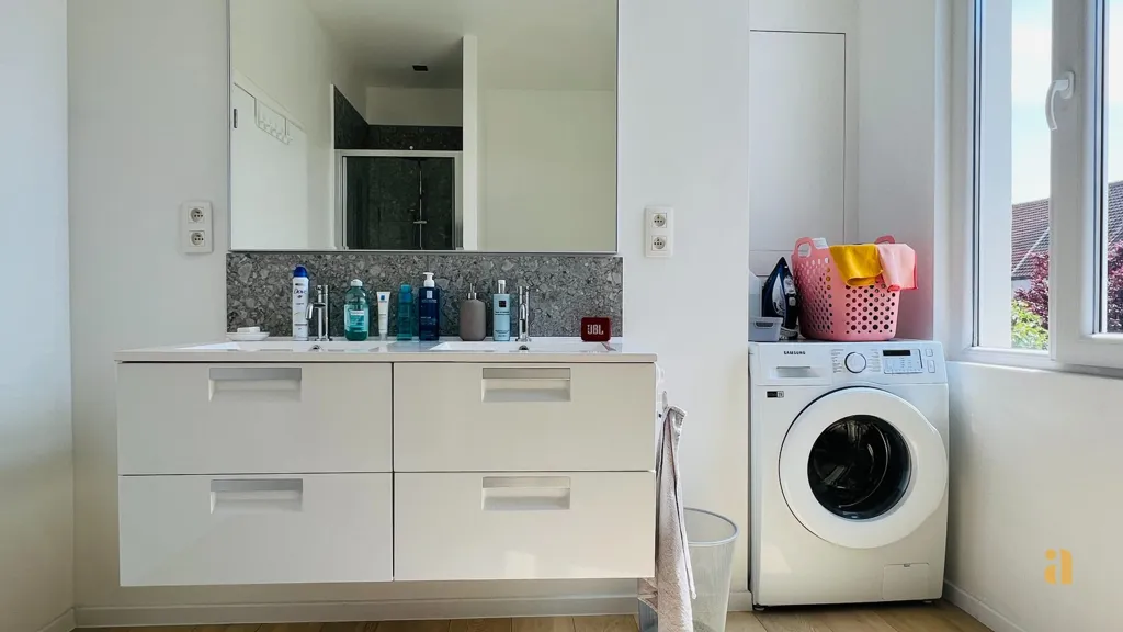 Salles de bain - Appartement Lumineux avec Jardin à Gand