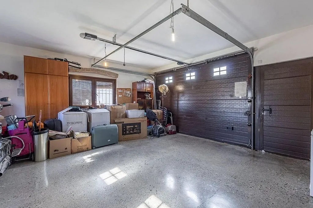Garage - Chalet with Pool and Terrace in Atarfe