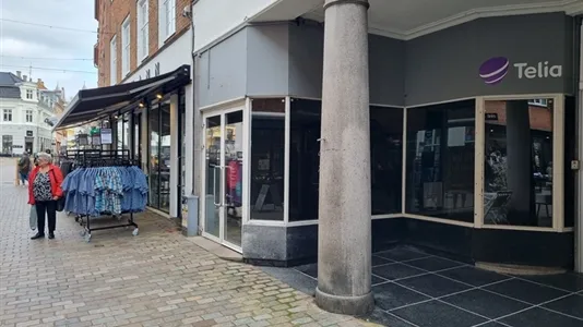 Extérieur - Shop with Display Area in Viborg