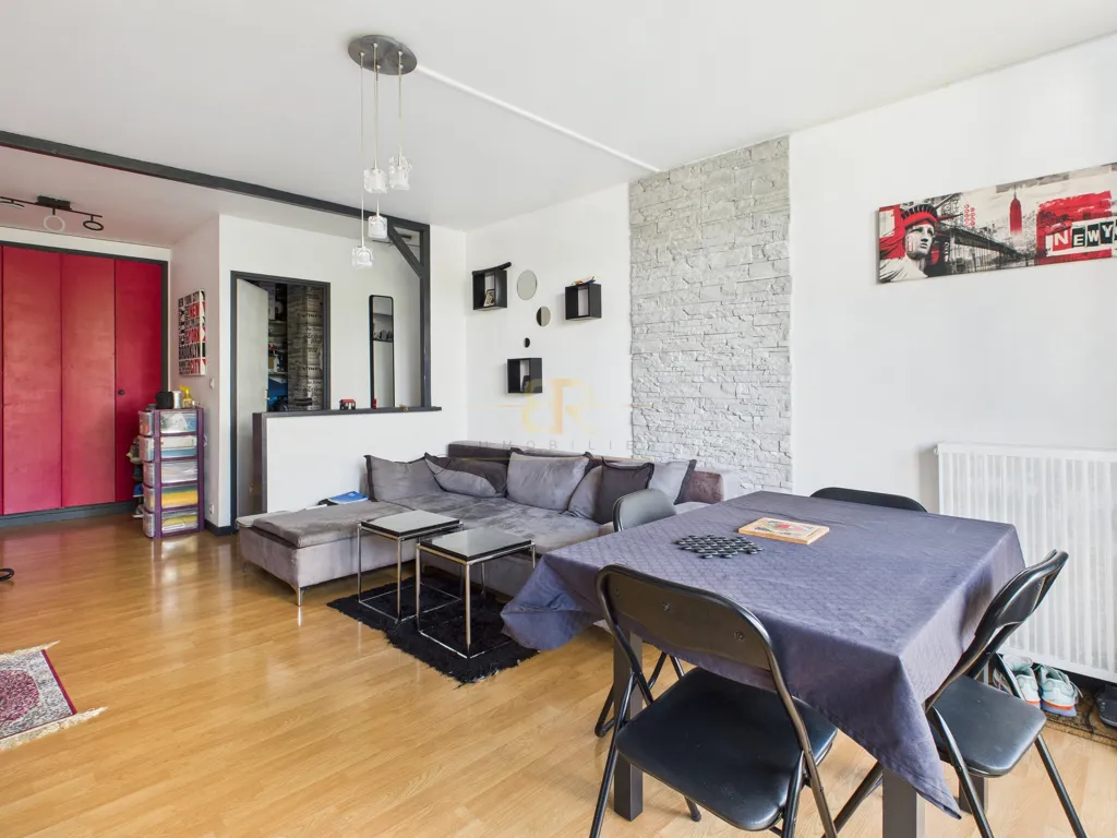 Soggiorno - Bright 2-Bed Flat with Garden View in Chelles