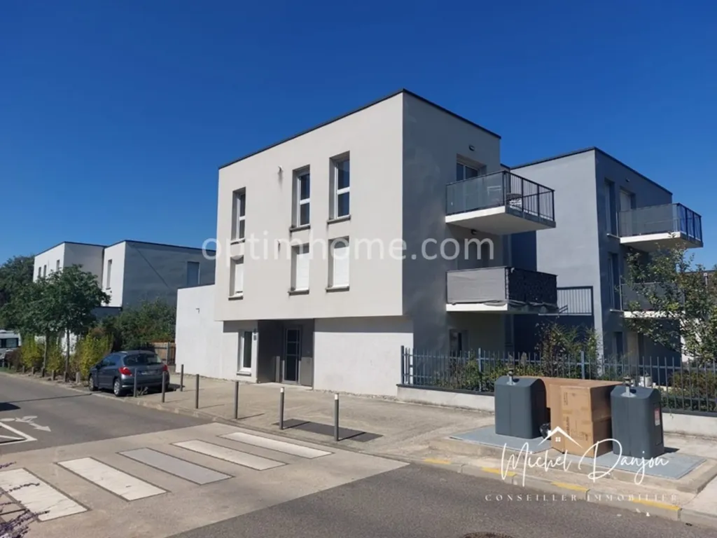 Extérieur - Appartement Récent avec Balcon dans Quartier Calme