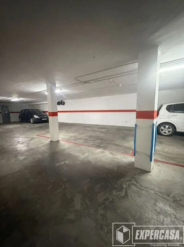 Garage - Apartment with Garage in Benaguasil