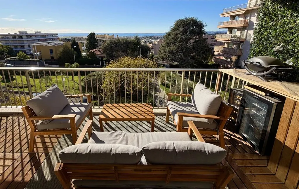 Balcon - Appartement Luxueux avec Vue Mer à Nice