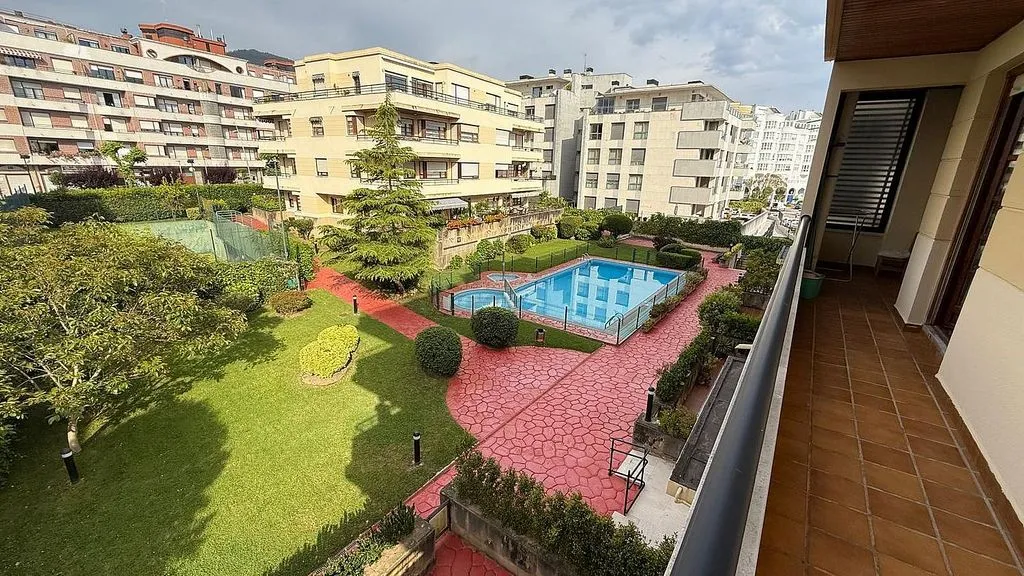 Balcon - Apartment with Pool and Sea View in Castro Urdiales
