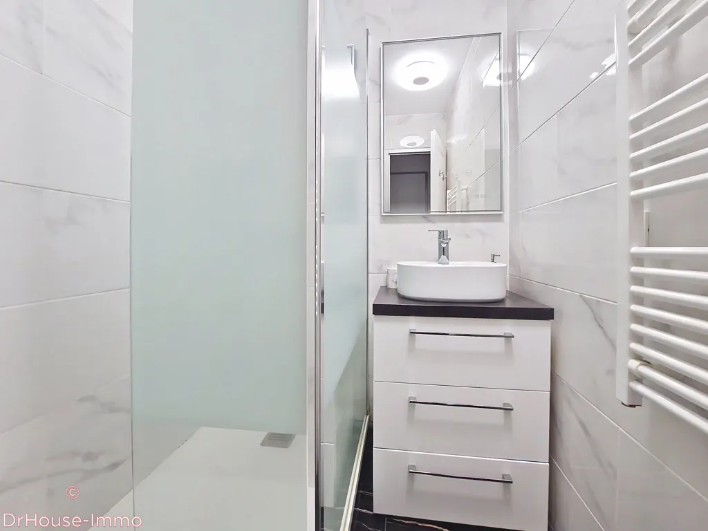 Salles de bain - Appartement avec Balcon et Vue Parc à Deauville