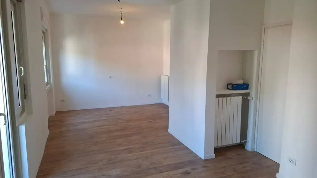 Pièces - Modernised Triplex with Balcony in Trieste
