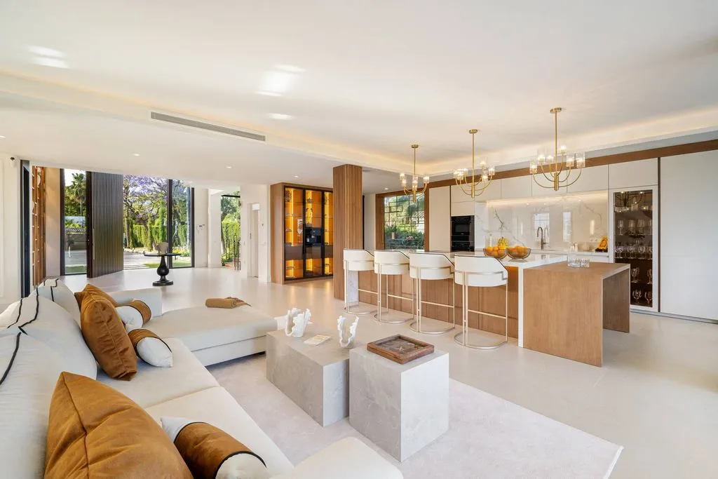 Cuisine - Luxury Villa with Infinity Pool in Marbella
