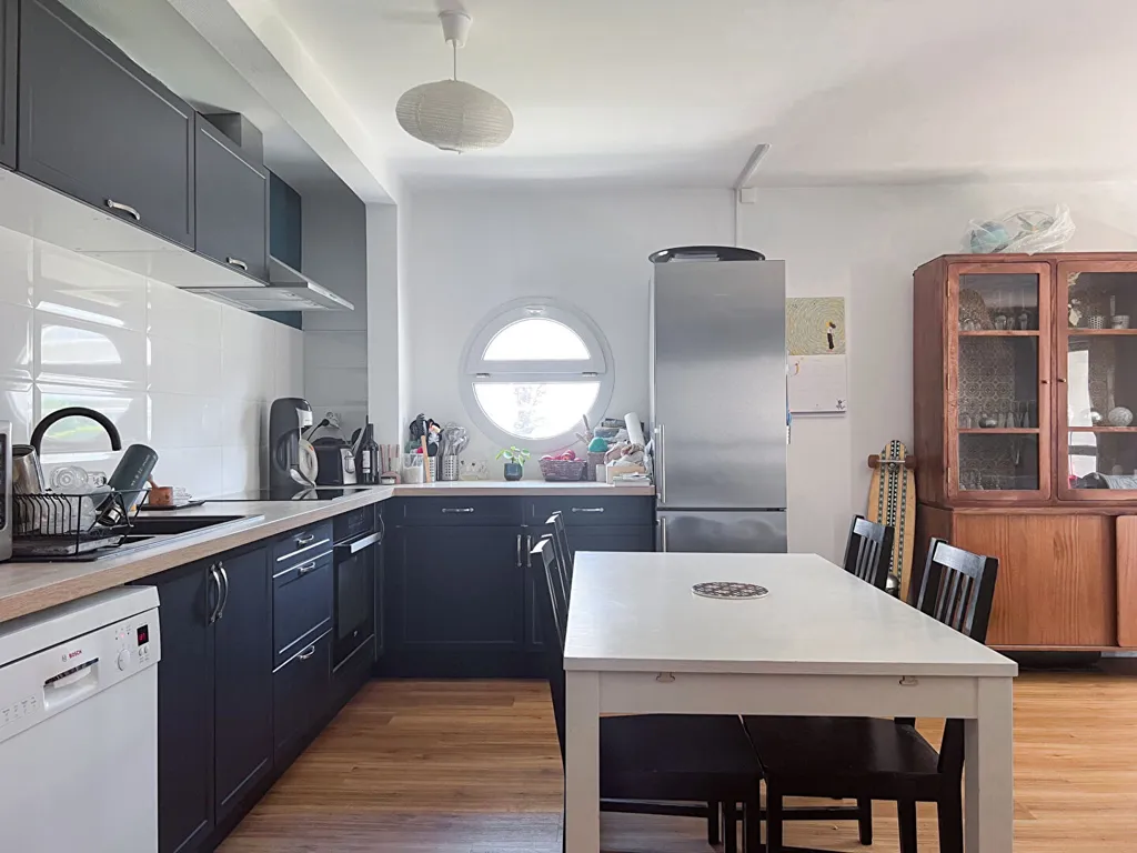 Köök - Apartment with Terrace in Angers La Madeleine