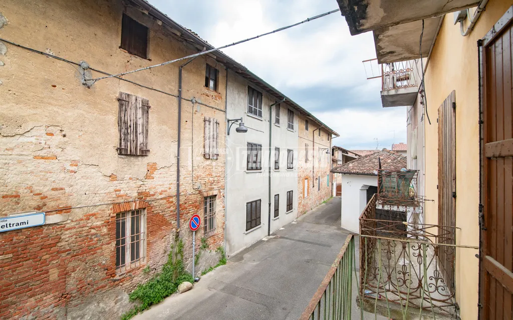 Rõdu - Terraced House in Historic Centre, Pagazzano