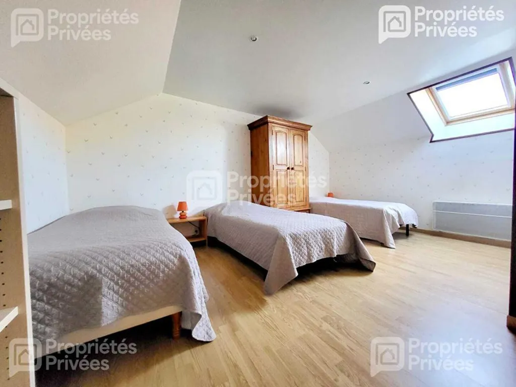 Magamistoad - Stone Property with Courtyard near Sermaises