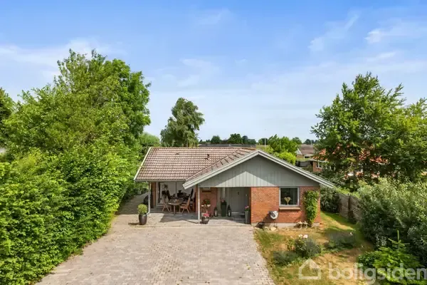 Õhuvaade - Villa with Orangery in Viby Sjælland