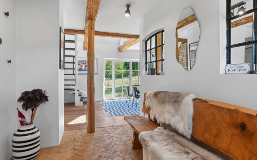 Esik - Historic Villa with Garden in Hillerød