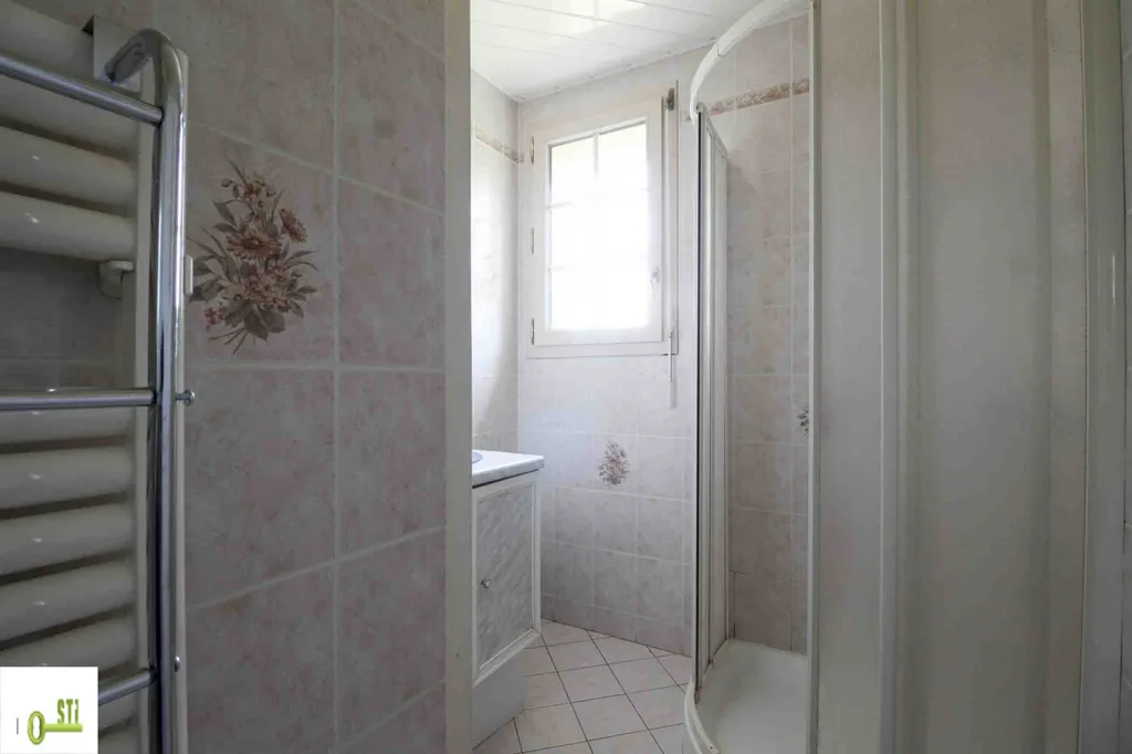 Salles de bain - Maison avec Jardin et Dépendances à Dammarie-sur-Loing