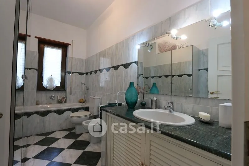 Salles de bain - Restored Apartment with Garden in Genoa