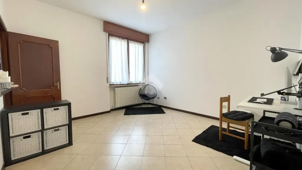 Kabinet - 3-Bedroom Apartment with Balcony in Cornaredo