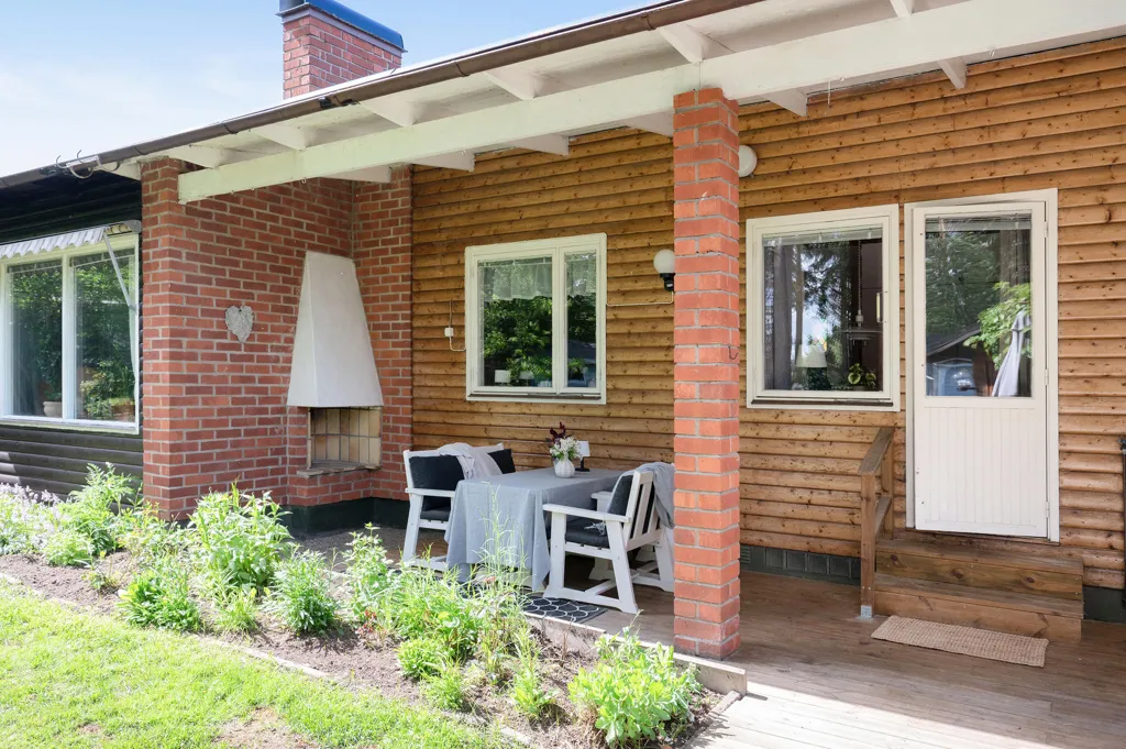 Terrasse - Charismatic Bungalow with Basement in Fridhem