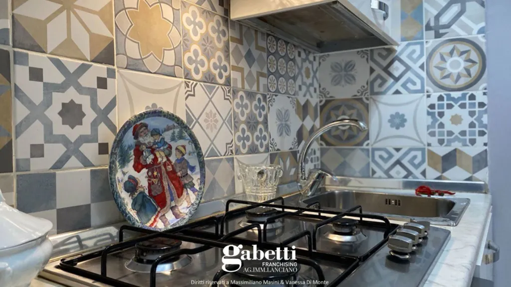 Cuisine - Renovated Apartment with Single Aspect in Lanciano