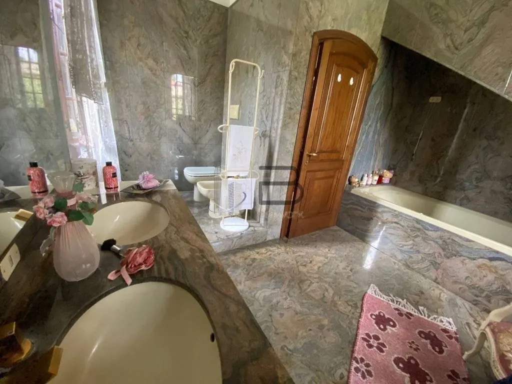 Bagni - Villa con giardino privato a Marina di Carrara