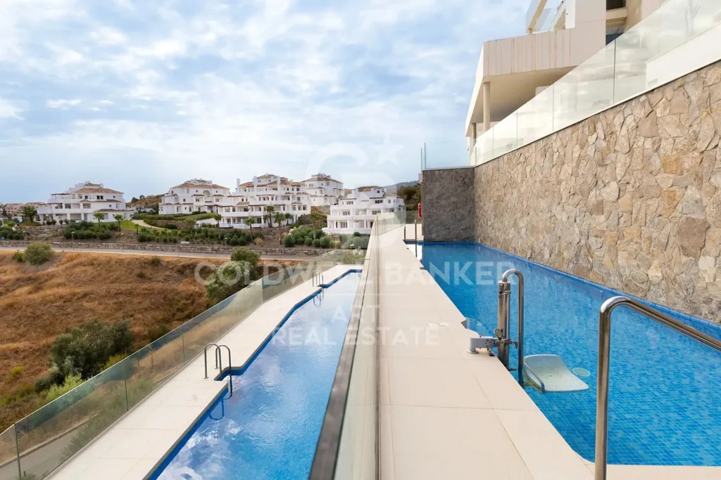 Piscine - Luxury Flat with Pool in Nueva Andalucía