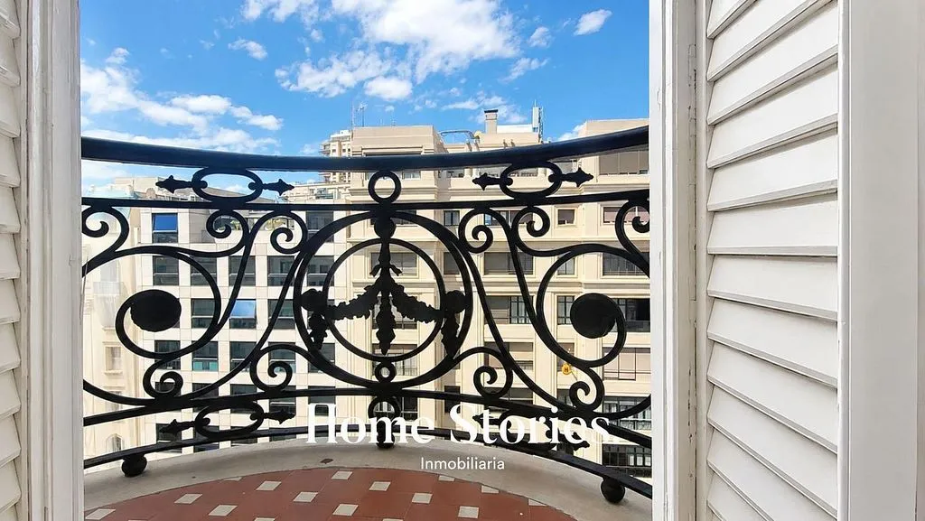 Rõdu - Furnished Flat with Balcony in Valencia