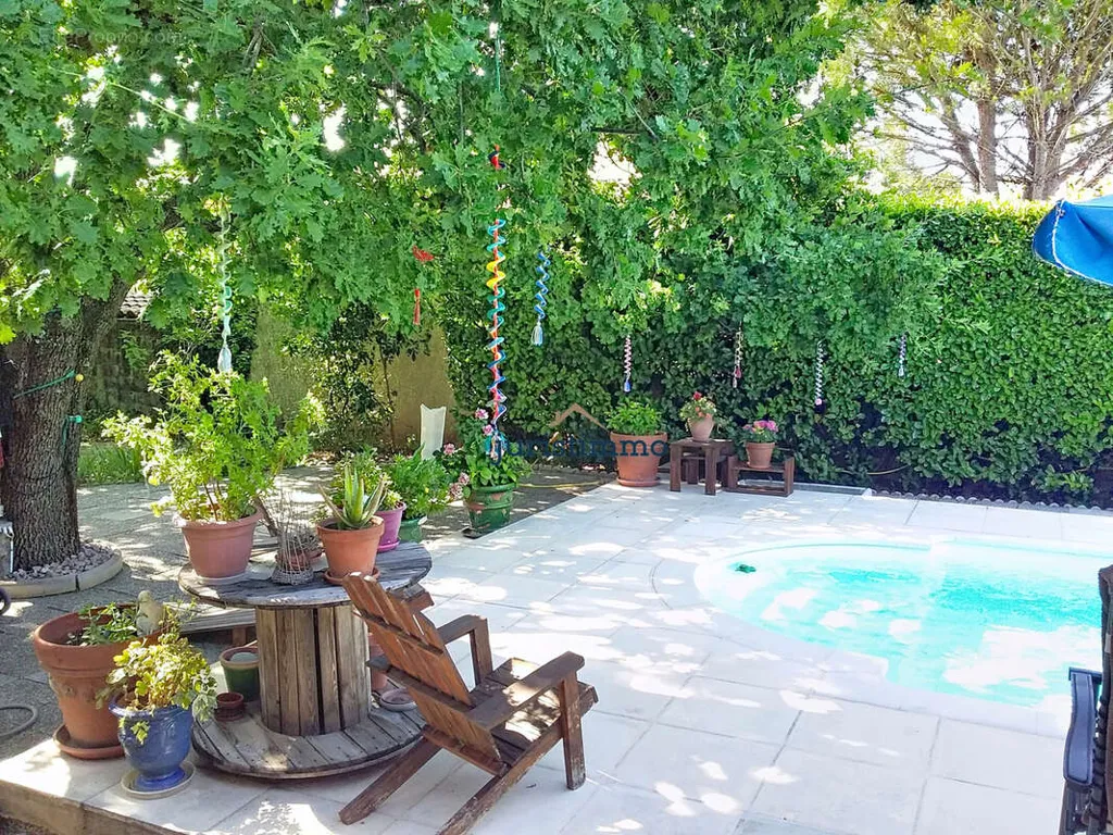 Piscine - Villa de Plain-Pied avec Piscine à Lapalud