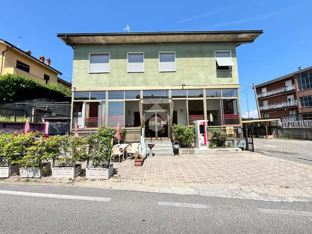 Extérieur - Independent House with Commercial Activity in Casnate Con Bernate