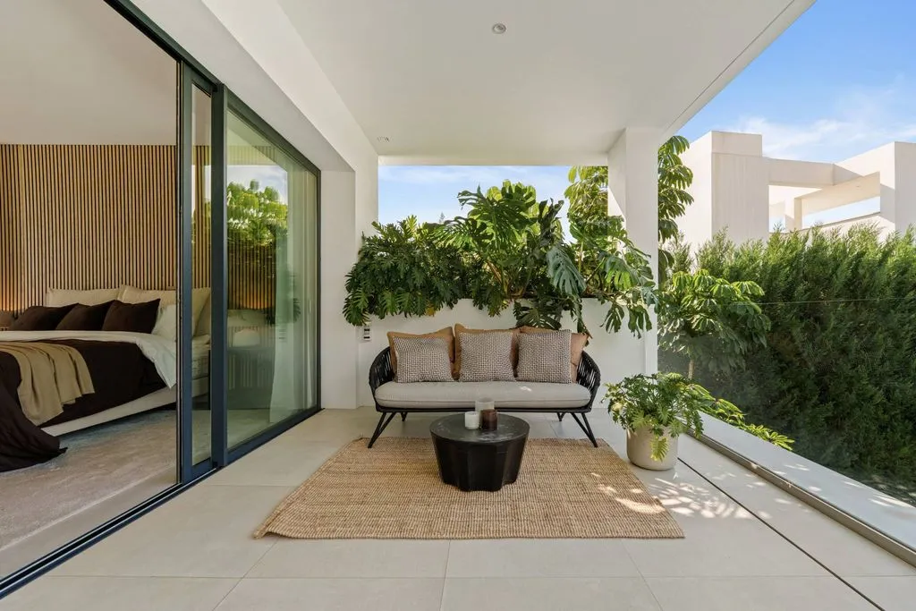 Terrasse - Contemporary Villa with Pool in Nueva Andalucía