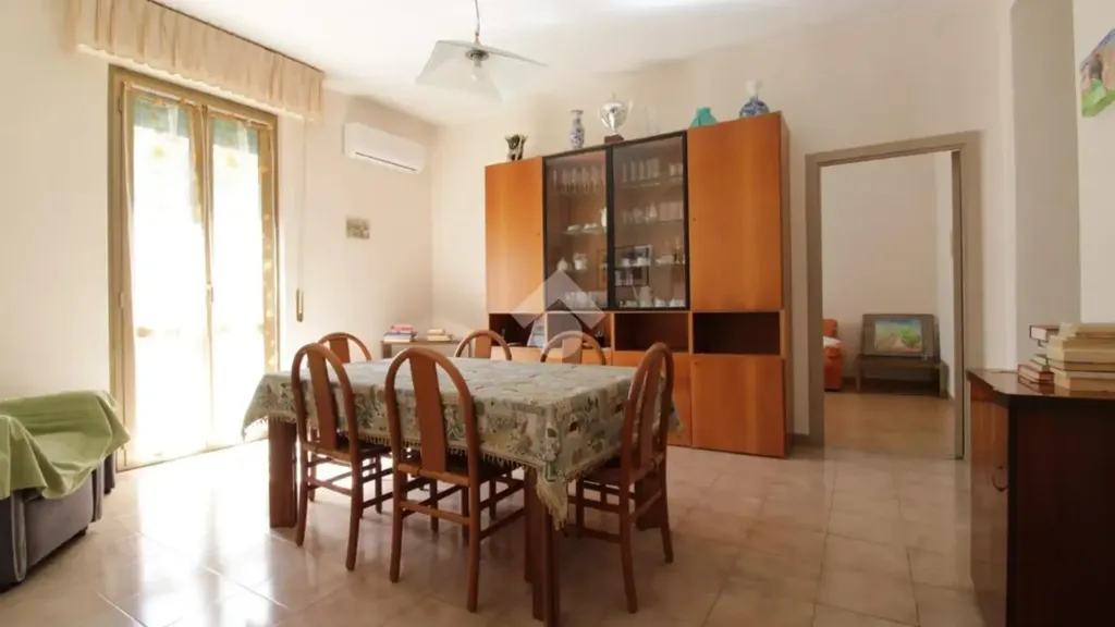 Salle à manger - Rear-Facing Apartment with Balcony in Terni