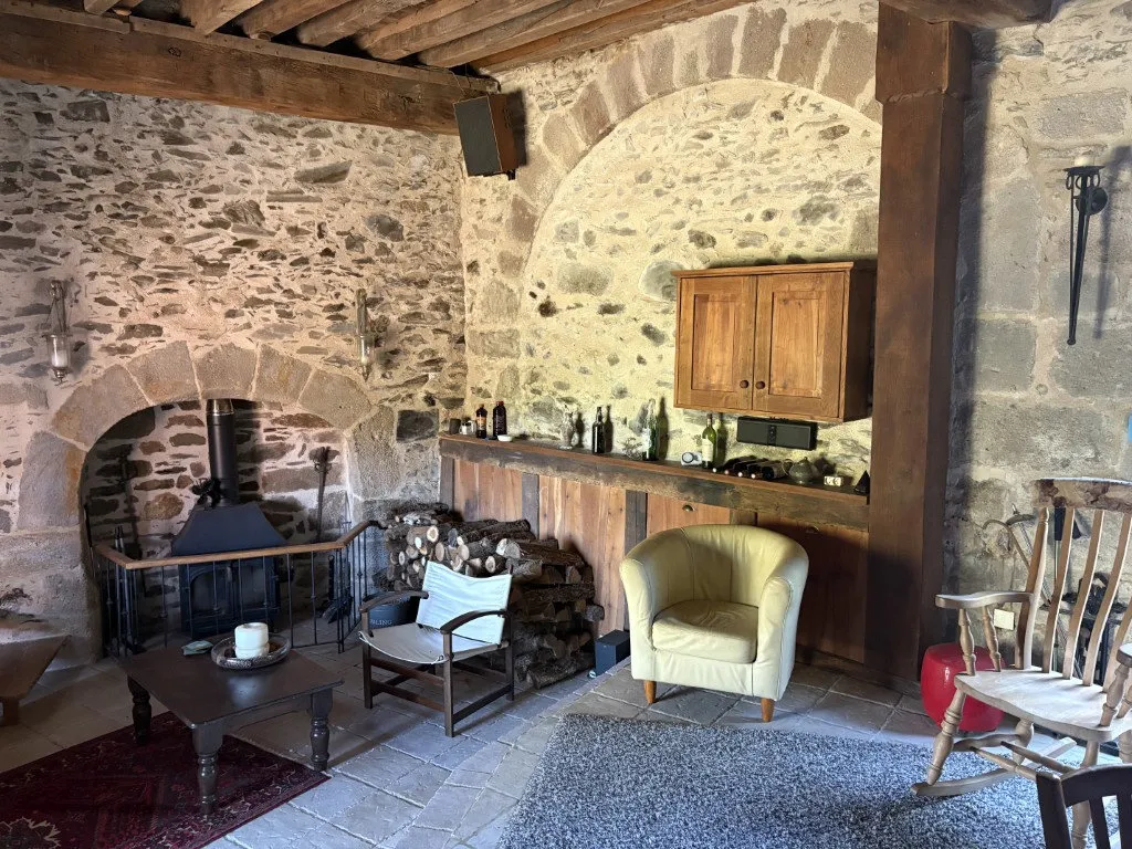 Elutuba - Renovated Stone House with Pool near Objat