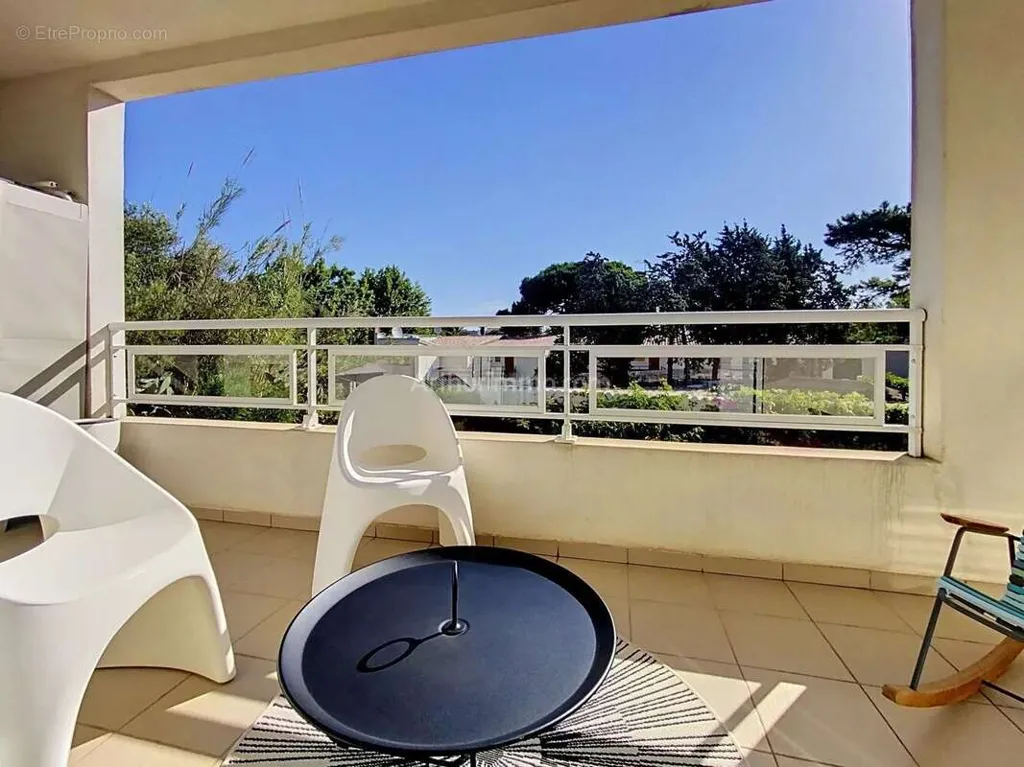 Rõdu - Spacious T4 with Terrace in Calvi Centre