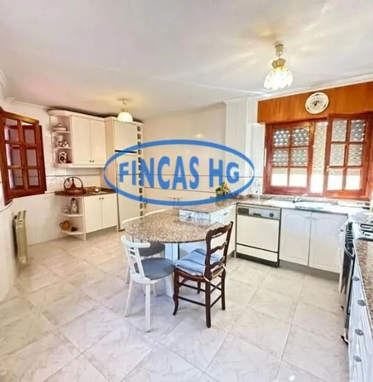 Cuisine - Luxury Villa with Pool in Alicante