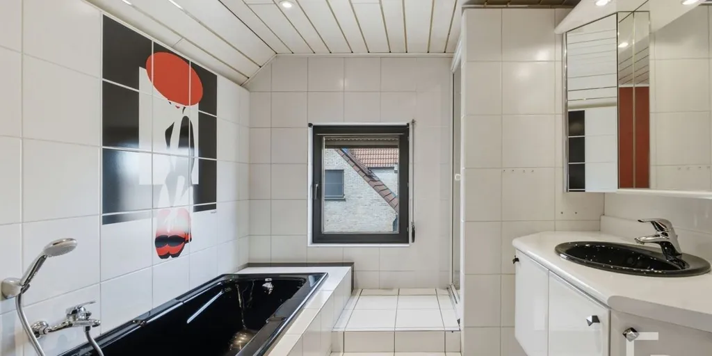 Salles de bain - Maison Individuelle avec Jardin à Poperinge