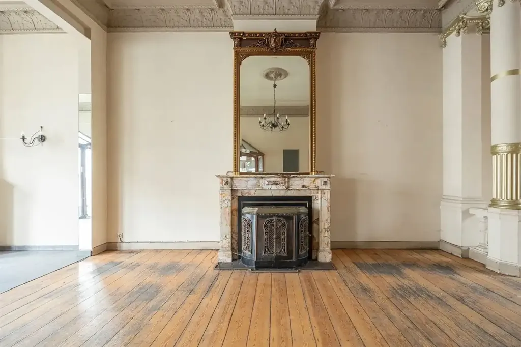 Elutuba - Neo-Classical Townhouse with Commercial Space in Merksem