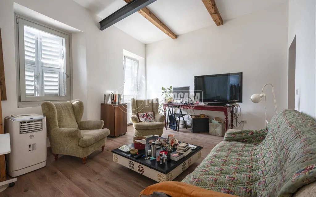 Elutuba - Rustic Apartment with Frescoed Ceilings in Macerata